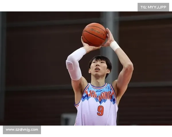 周琦回归新疆男篮再度携手征战新赛季引领球队冲击总冠军 周琦回归新疆男篮再度携手征战新赛季引领球队冲击总冠军